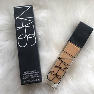 🚨SOLD🚨NARS natural radiant long-wear foundation